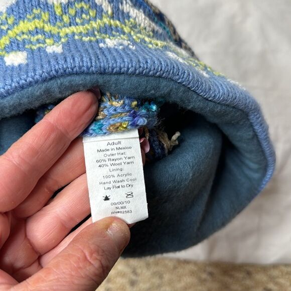 Turtle Fur Women’s Beanie Tassal Ski Hat. - Picture 8 of 8